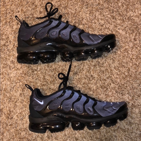 vapormax plus shooting stars running shoes